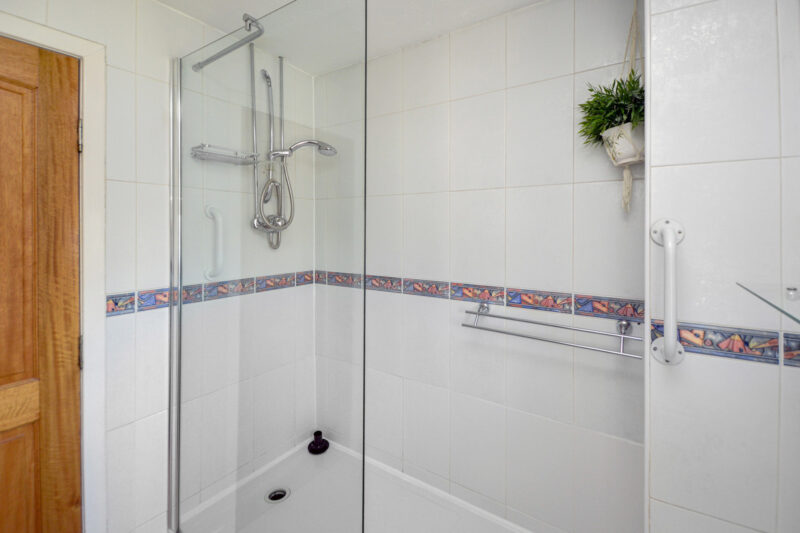 Olifard Avenue, Bothwell, G71 photo 9
