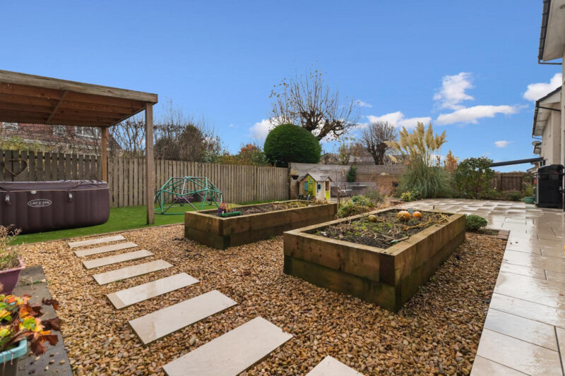 Healds Drive, Strathaven, ML10 photo 24