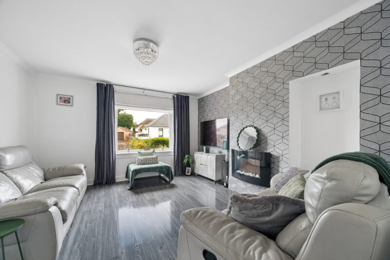 Small Crescent, Blantyre, G72 photo 3